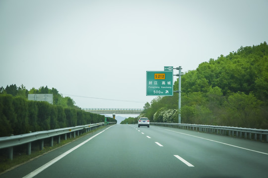 高速公路指示牌的設(shè)計 高效引導(dǎo)與安全保障的藝術(shù)